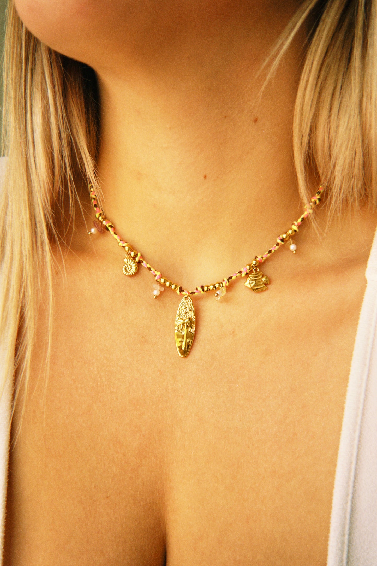 LUA NECKLACE