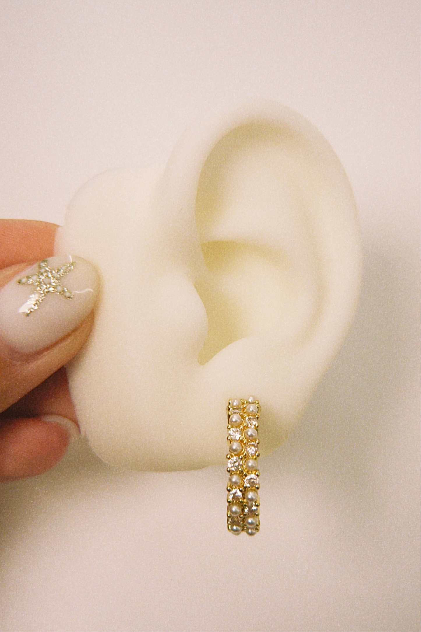 AURA BLANCA HOOPS