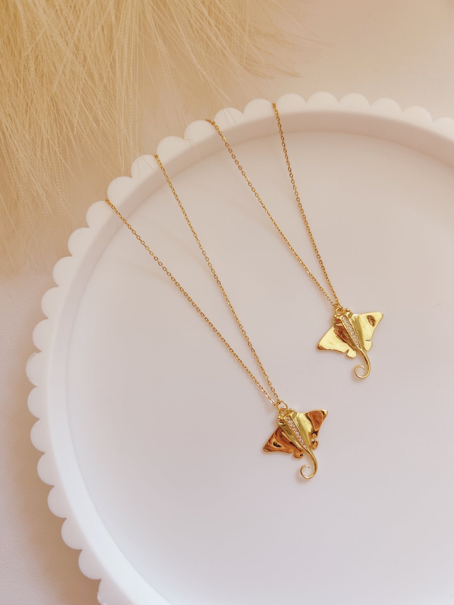 MANTA GOLDEN NECKLACE