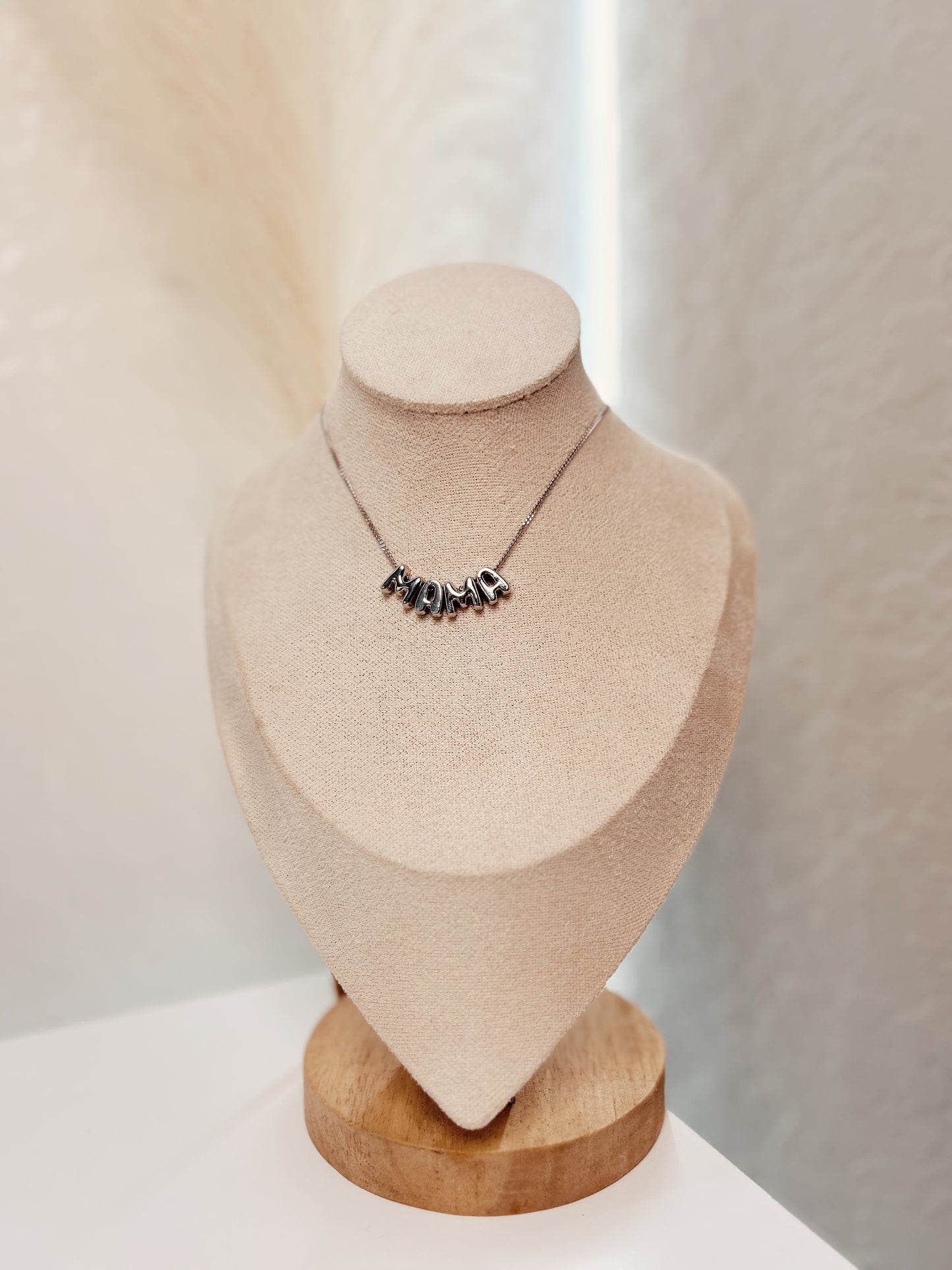 MAMÁ NECKLACE