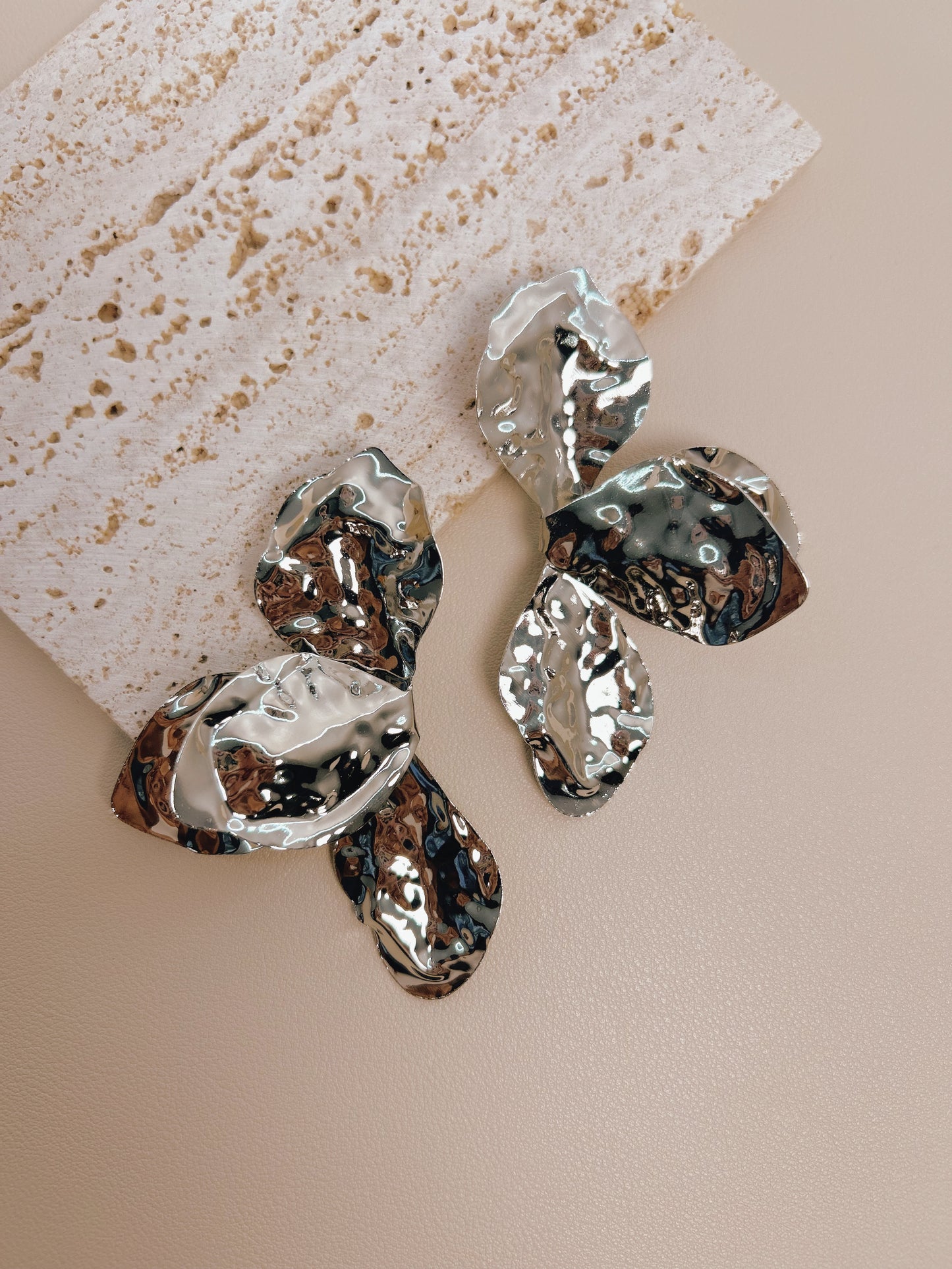 LUZZIA EARRINGS