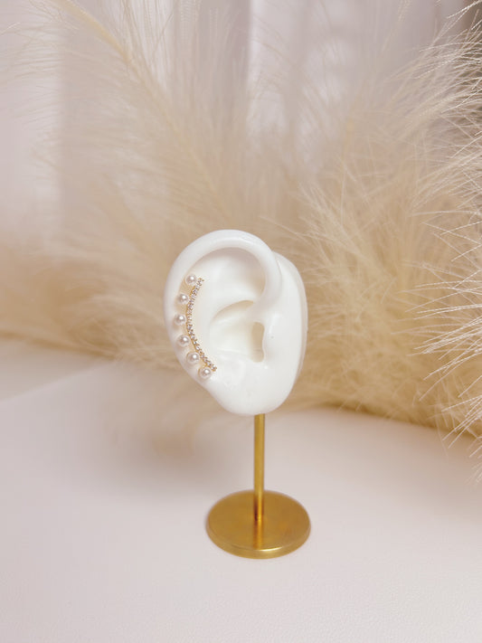 PEARL GLOW EAR CUFF