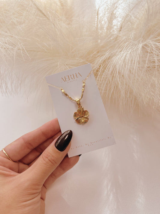 MAGA FLOWER NECKLACE