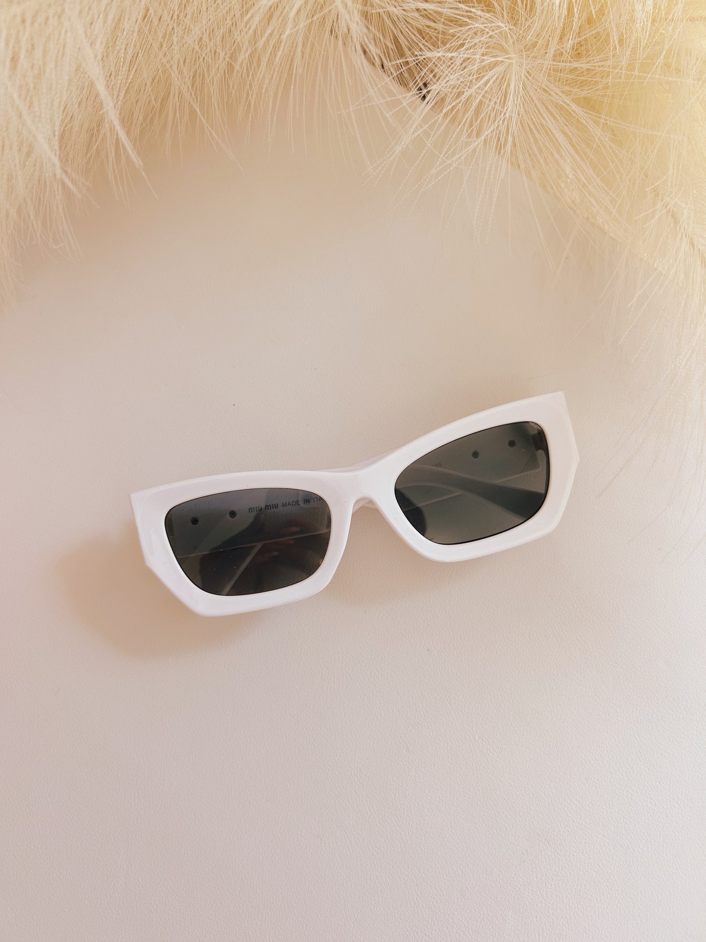 MIU USED SUNGLASSES