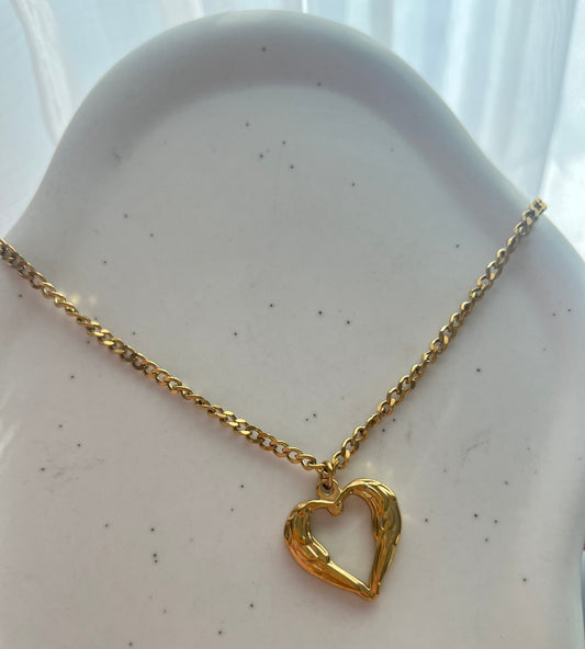 ANGEL HEART NECKLACE