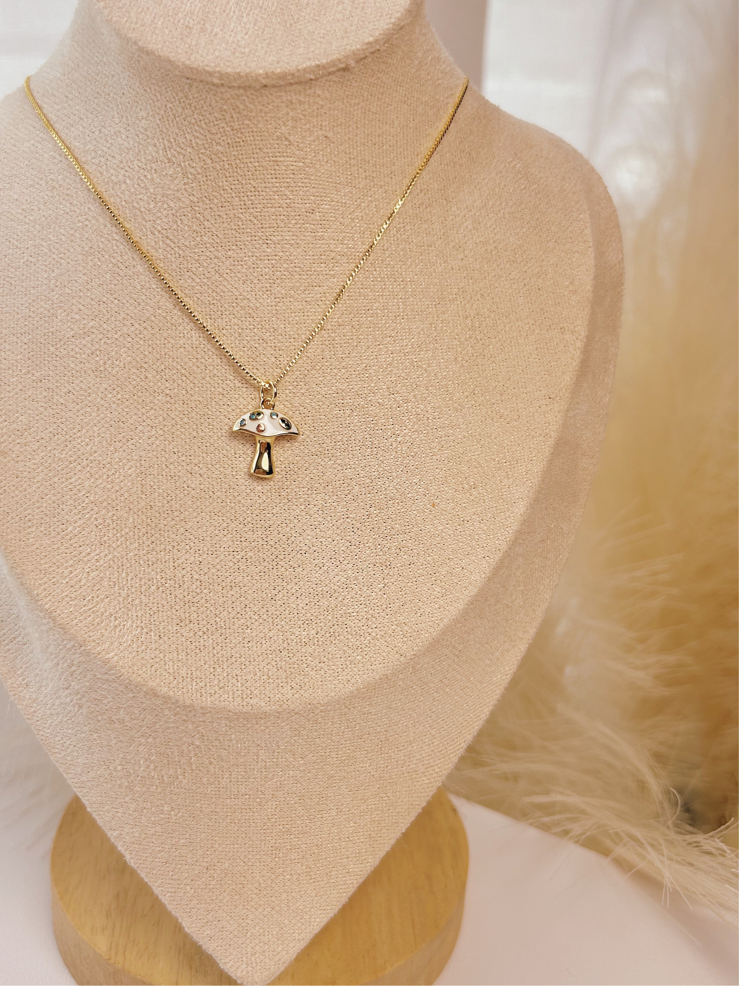 MUNSHIE LOVE NECKLACE