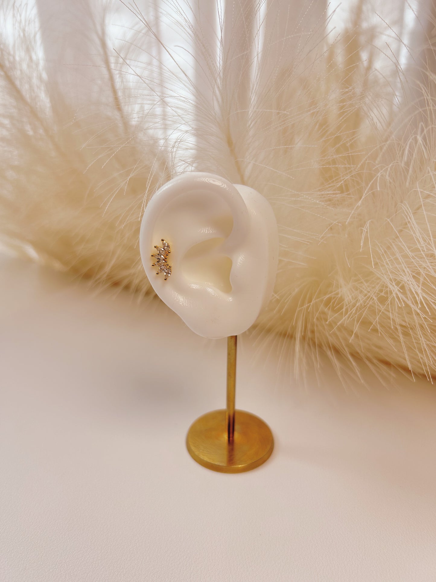 OLIVIA ROUND BACK STUD