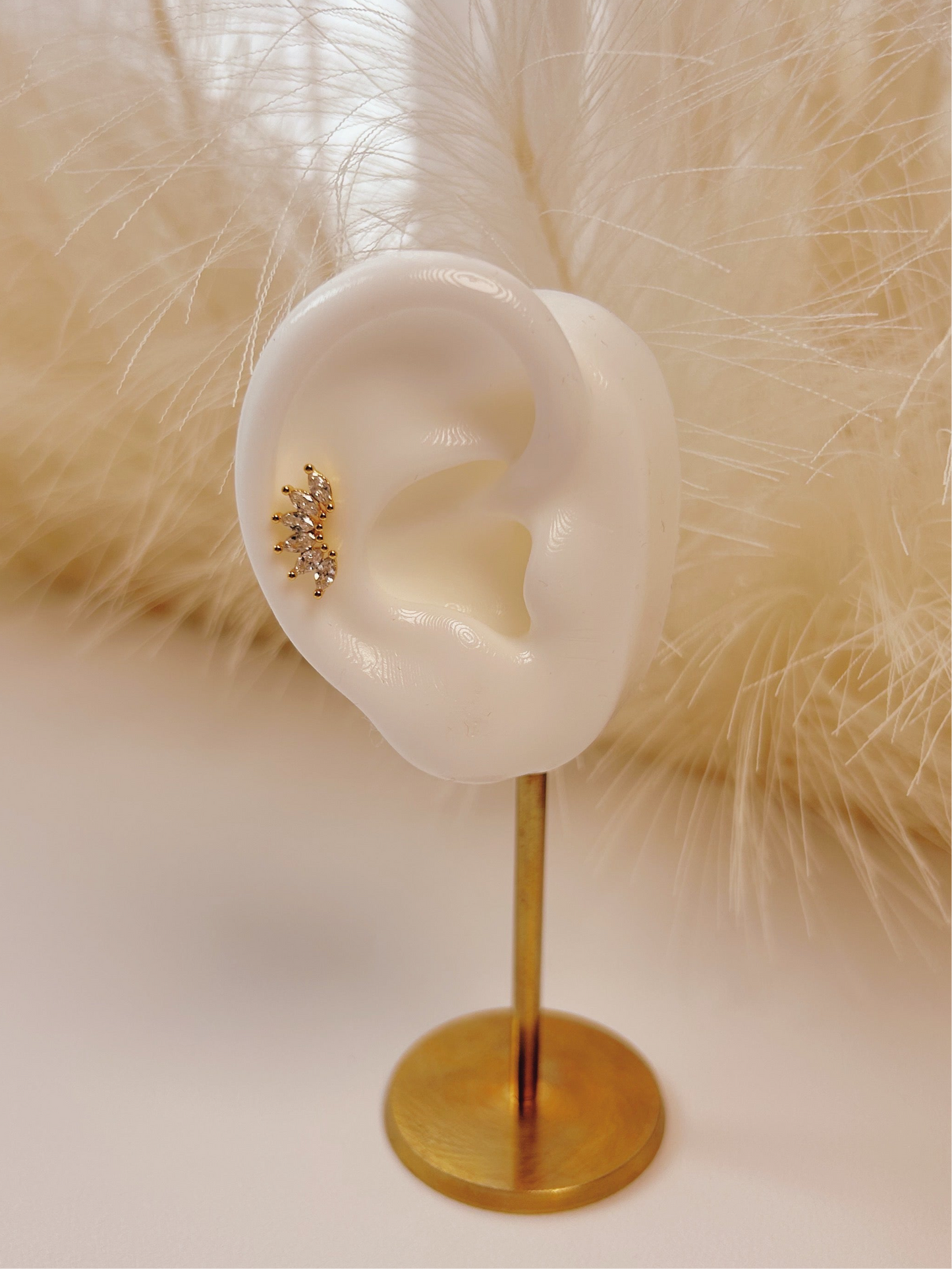 OLIVIA ROUND BACK STUD