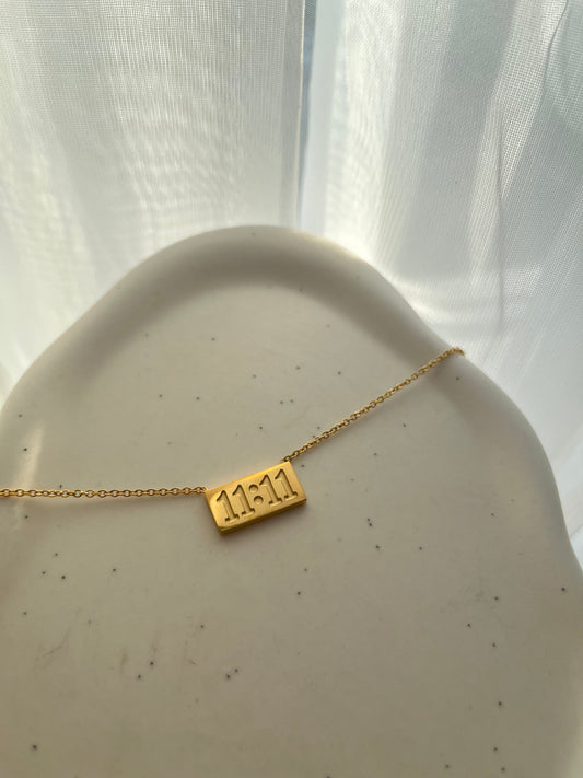 ELEVEN NECKLACE